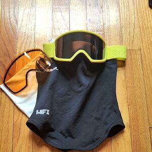 Women's Anon Deringer Goggle + MFI Midweigh Neck Warmer + Bonus Lens
